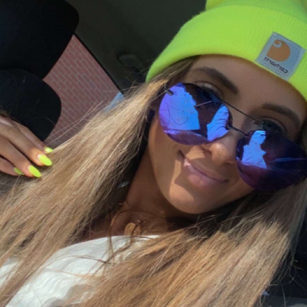 Meet your Posher, Ella